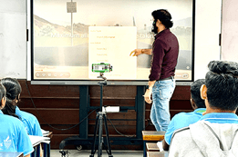 Interactive digital classrooms at Trueteachers IIT JEE and NEET coaching institute Nashik